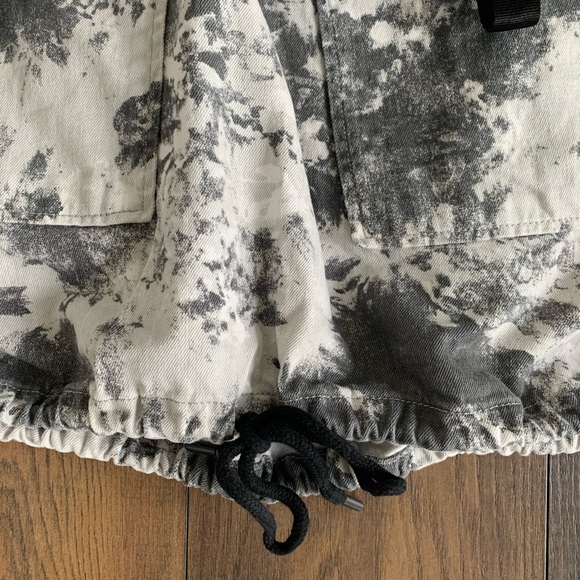 (2/$20) Zara Pull Over Jacket - Picture 3 of 4